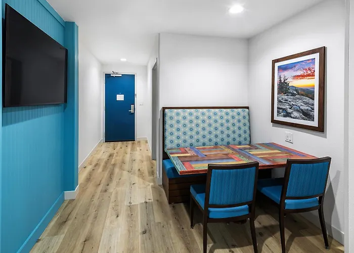Compass By Margaritaville Hotel Pigeon Forge